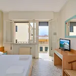 Stella D'italia Готель В'яреджо