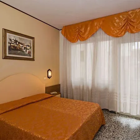 Stella D'italia فندق 3*